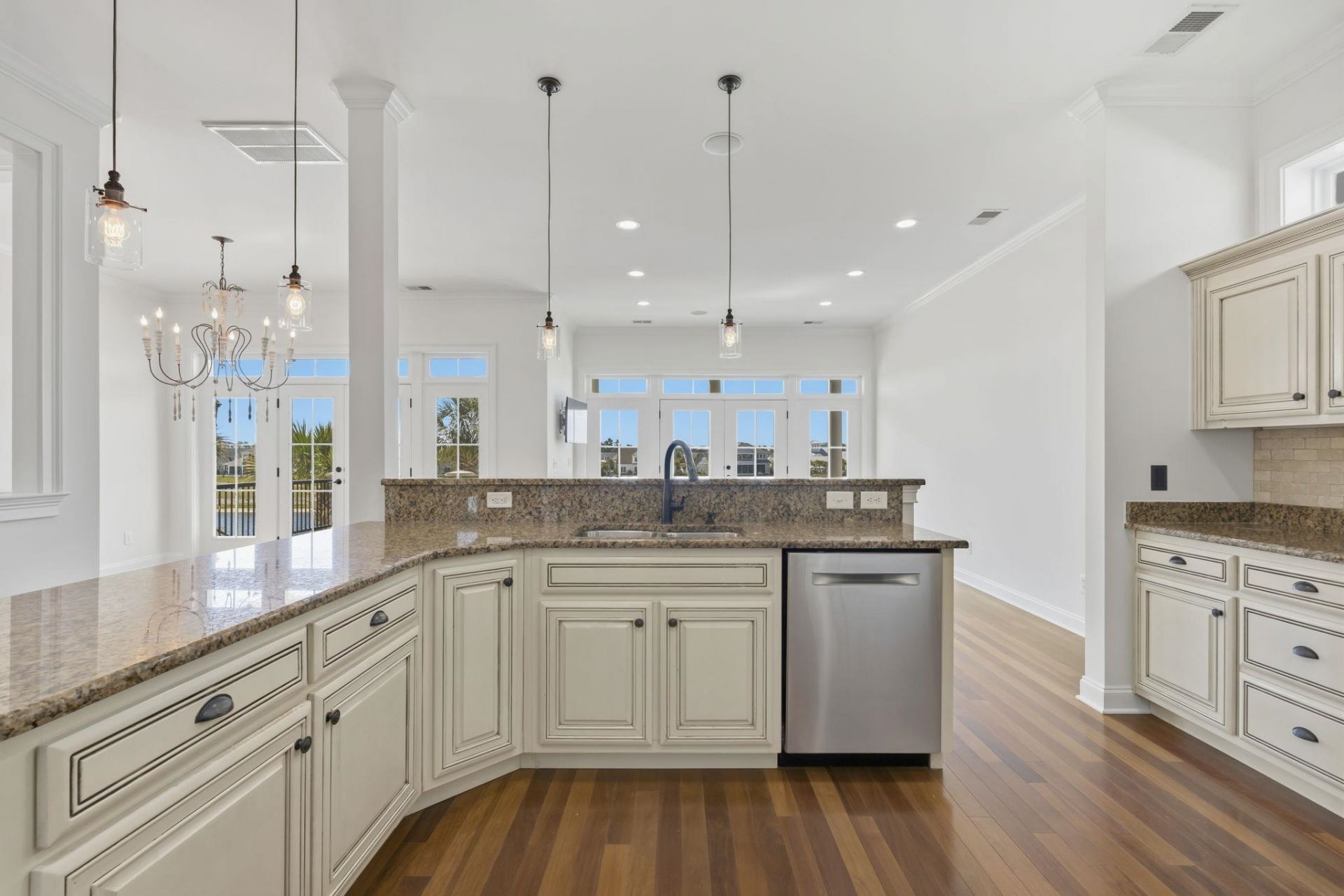 425 Saint Julian Ln. Photo 9