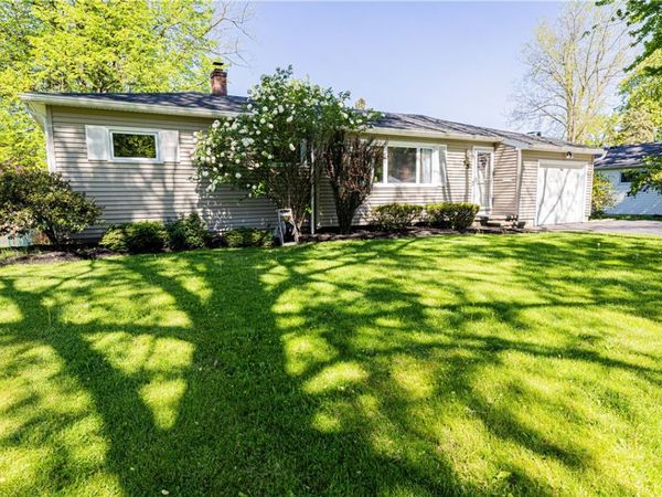 55 Hillside Road, Penfield, NY 14526
