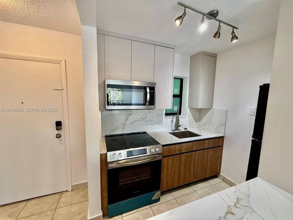 1530 SW 2nd St , Unit 304, Miami, FL 33135