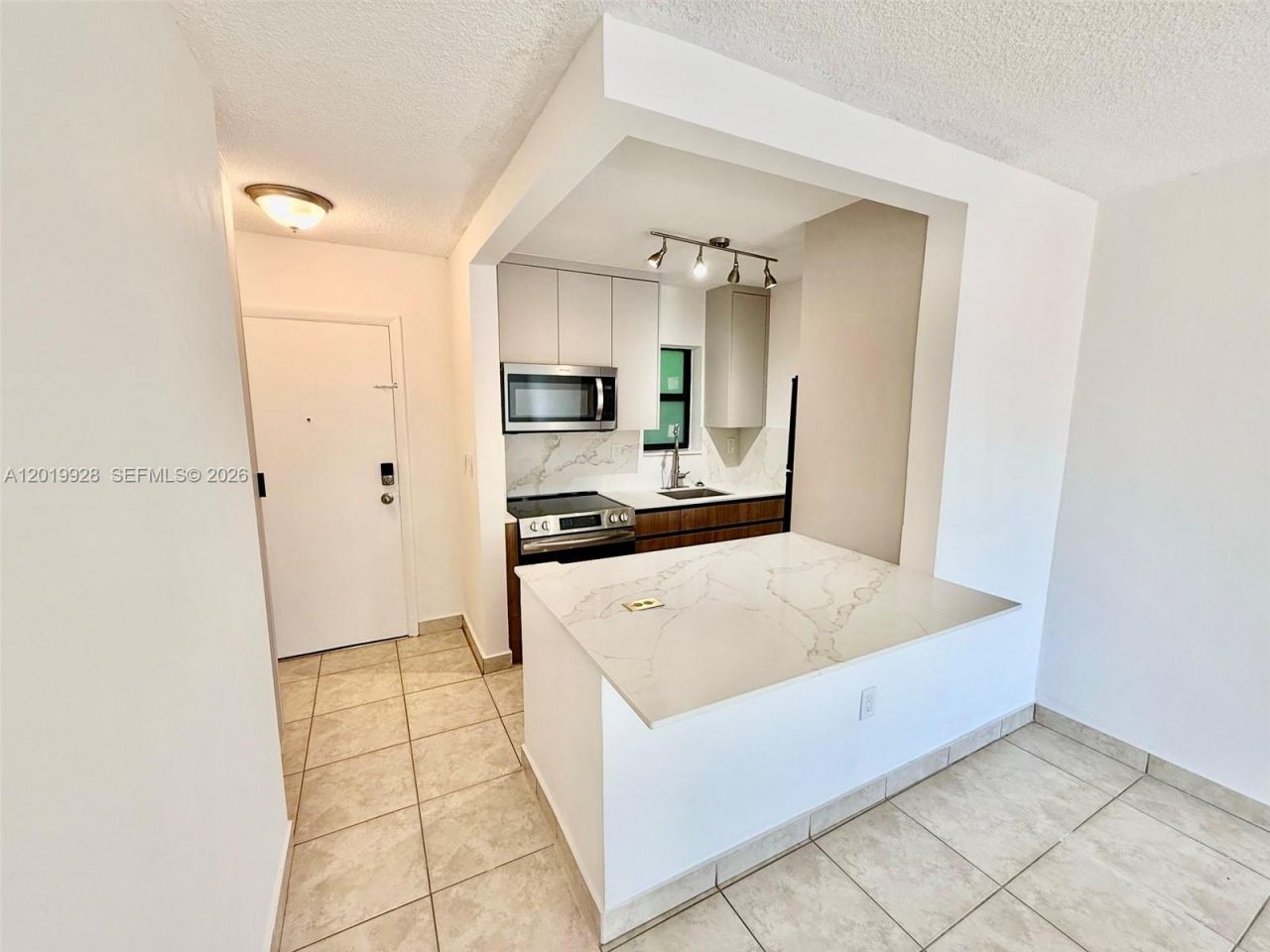 1530 SW 2nd St , Unit 304, Miami, FL 33135 Photo
