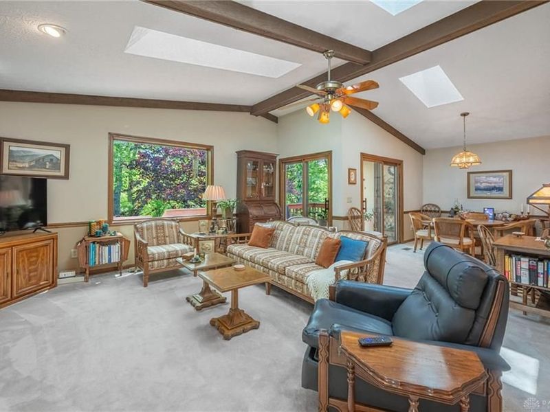 7060 Fallen Oak Trace, Centerville, OH 45459 Photo 3