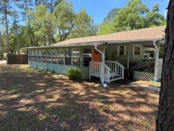 64 Westview Street , Panacea, FL 32346