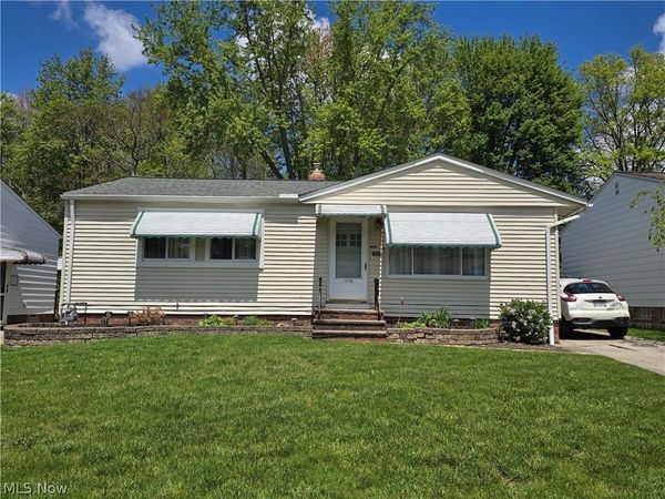 15021 Florence Drive , Maple Heights, OH 44137