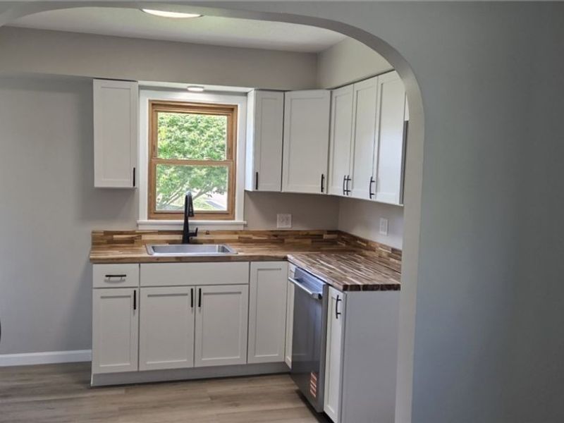 1415 26th Street NW, Canton, OH 44709 Photo 3