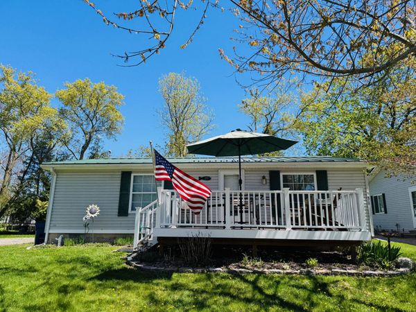 119 Flora Avenue, Houghton Lake, MI 48629