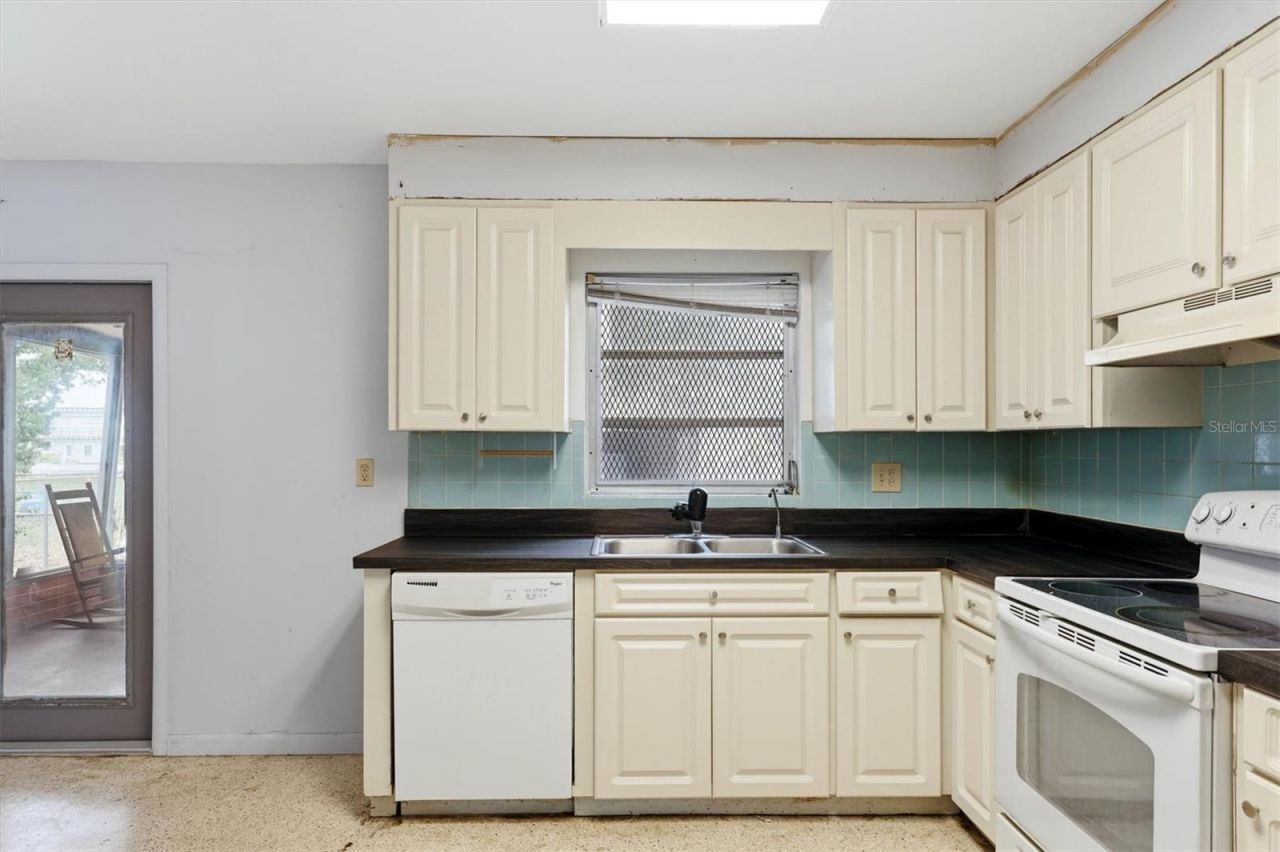 3316 Jolson Drive, Sarasota, FL 34237 Photo