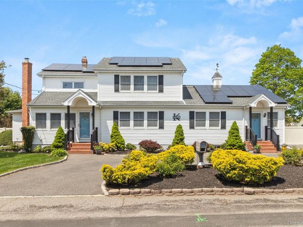 63 E Madison Street , East Islip, NY 11730