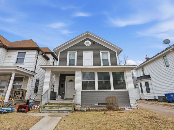 327 E 11th Street, Davenport, IA 52803
