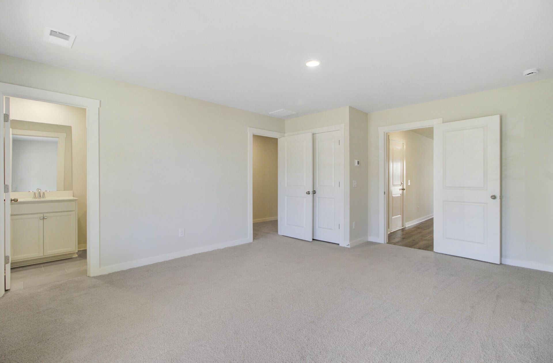 477 Caledon Court Photo 19