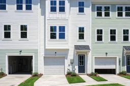 477 Caledon Court photo 4