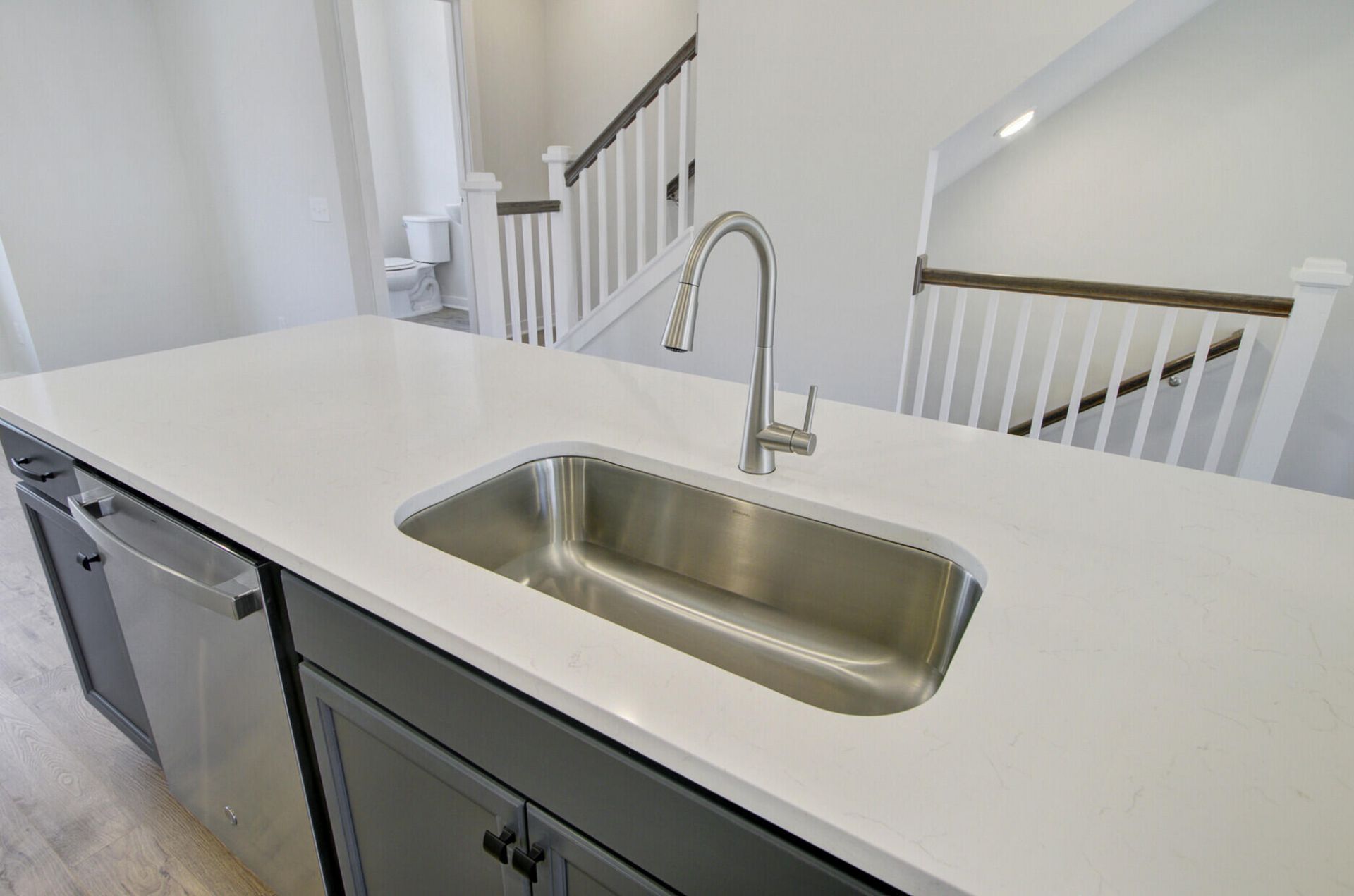 477 Caledon Court Photo 27