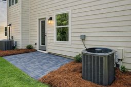 477 Caledon Court photo 4