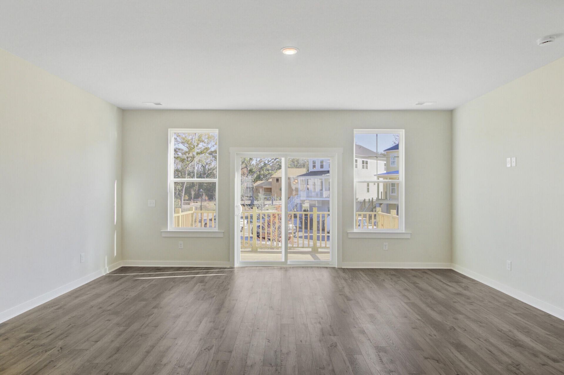 477 Caledon Court Photo 30