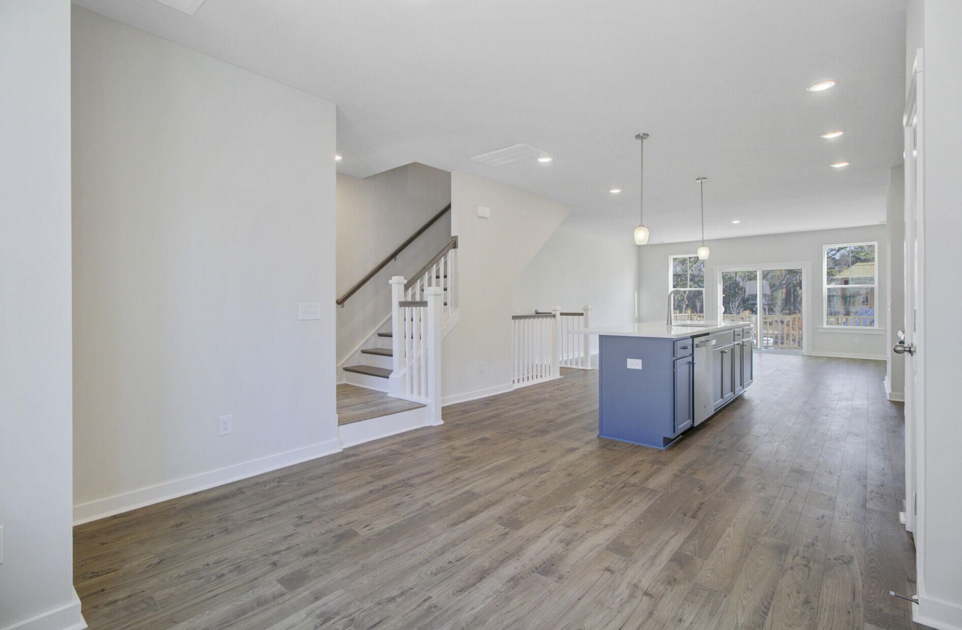 477 Caledon Court Photo 34