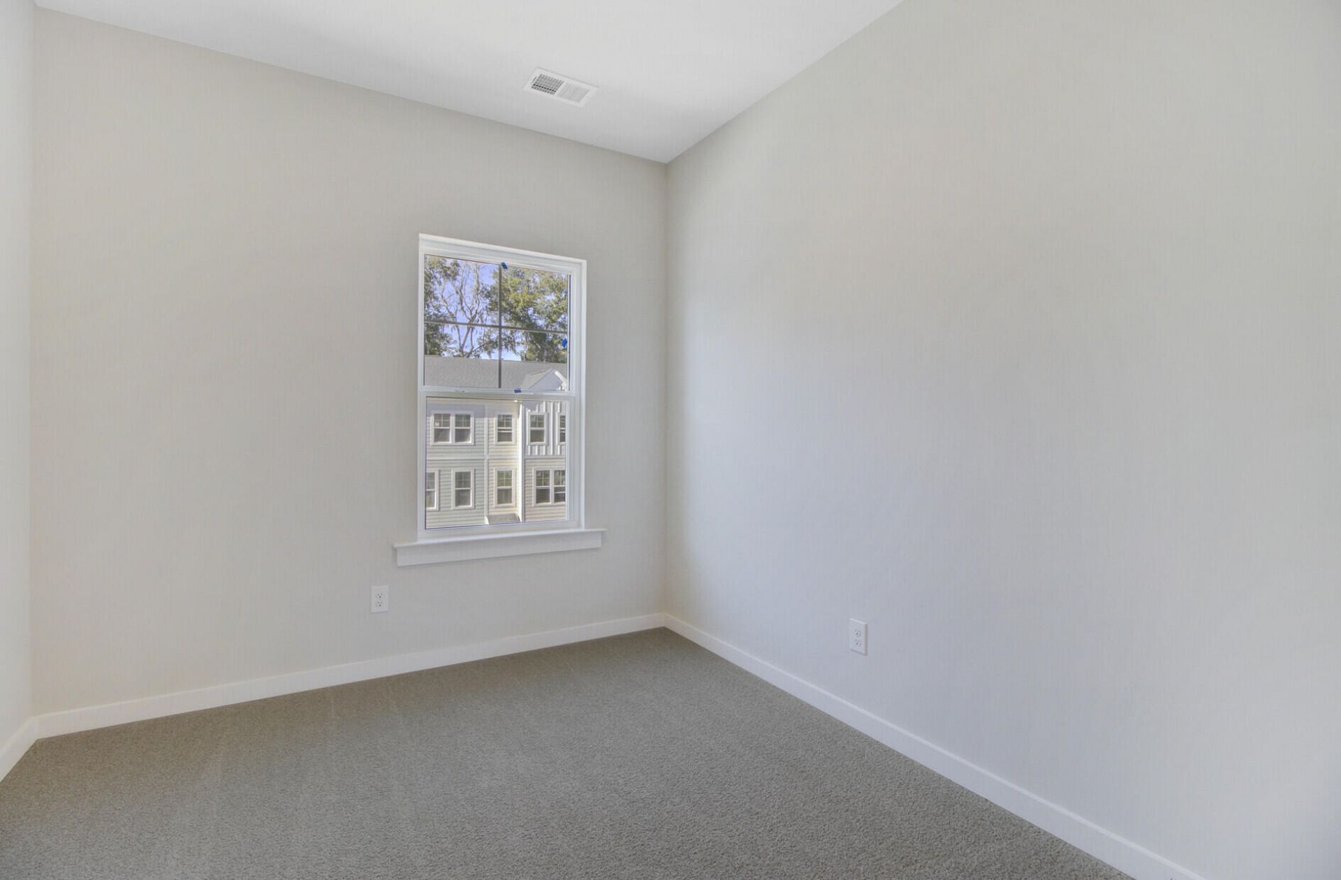 477 Caledon Court Photo 47