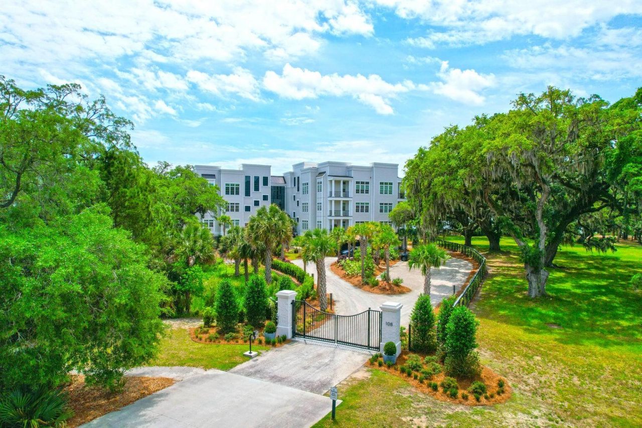 108 Fairbanks Oak Alley Photo 54