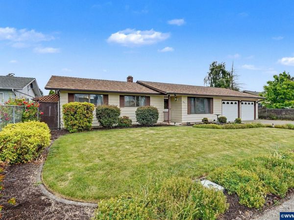 856 Royalty Dr NE, Salem, OR 97301