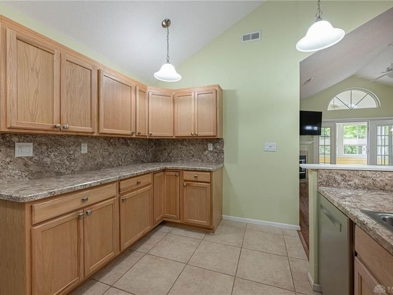 1532 Turnberry Village Drive, Washington Township, OH 45458 Photo 10
