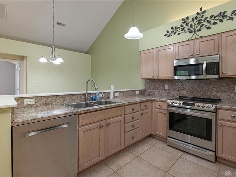 1532 Turnberry Village Drive, Washington Township, OH 45458 Photo 14