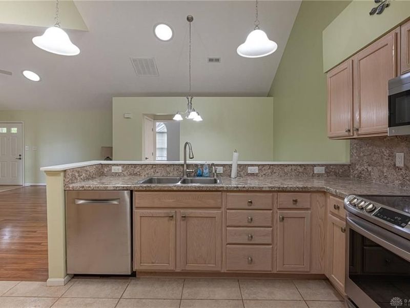 1532 Turnberry Village Drive, Washington Township, OH 45458 Photo 15