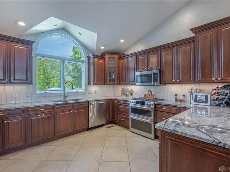 9542 Paragon Mills Lane, Washington Township, OH 45458 Photo 11