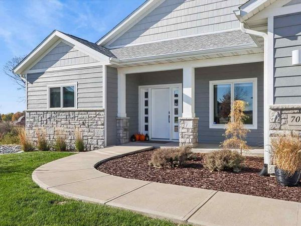 703 American Pharaoh Dr, Iowa City, IA 52240