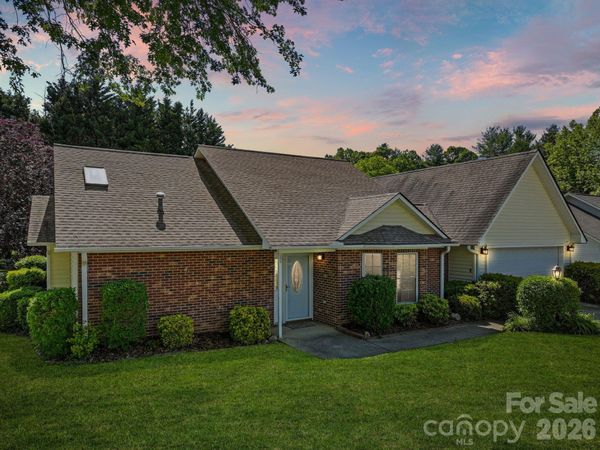 2 Gatehouse Court, Asheville, NC 28803