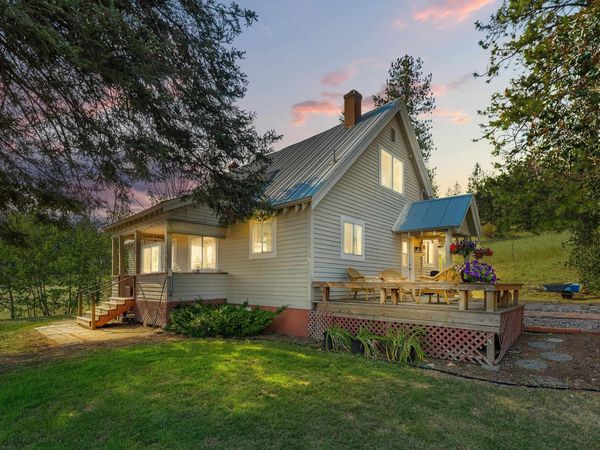 8410 W Valley Rd, Clayton, WA 99110