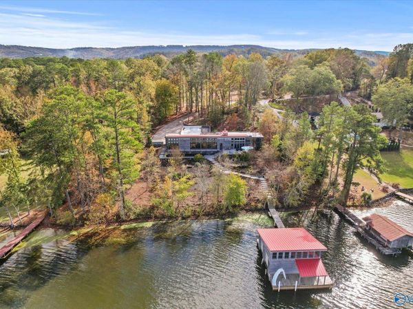 3156 Lakeshore Drive, Scottsboro, AL 35769