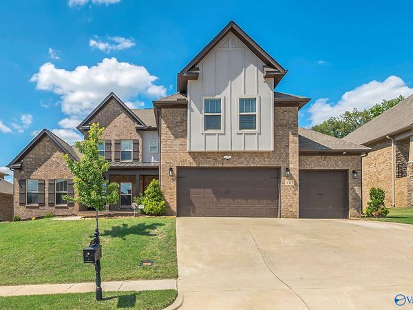 1311 Pecan Point Way SE, Huntsville, AL 35803