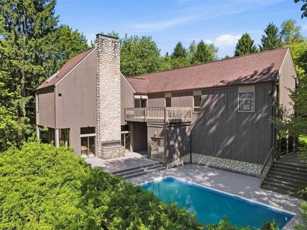 950 Blackburn Rd, Sewickley, PA 15143