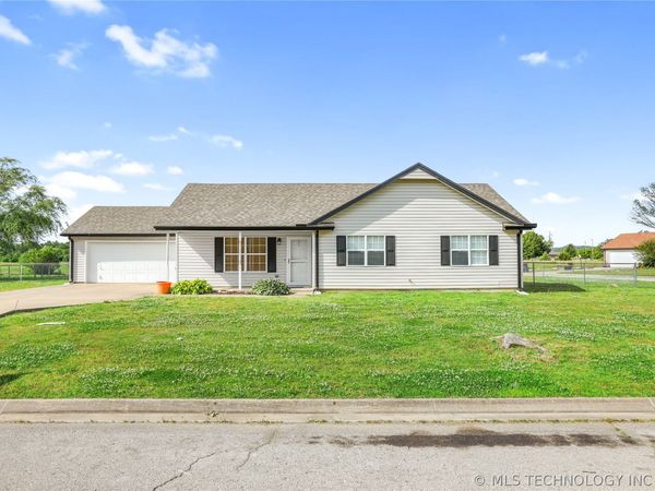 2 Bullette Street , Chelsea, OK 74016