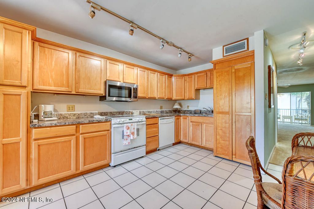 2321 Costa Verde Boulevard, Unit 201, Jacksonville Beach, FL 32250 Photo