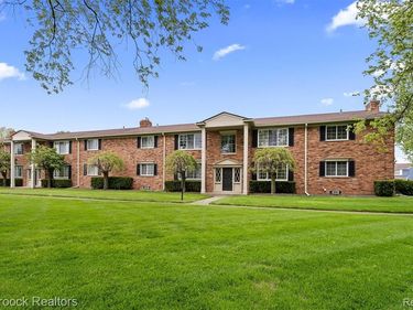42266 Woodward Avenue, Bloomfield Hills, MI 48304
