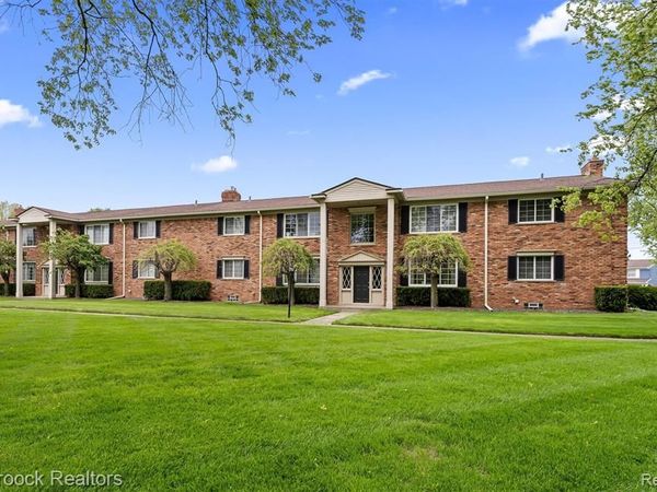 42266 Woodward Avenue, Bloomfield Hills, MI 48304