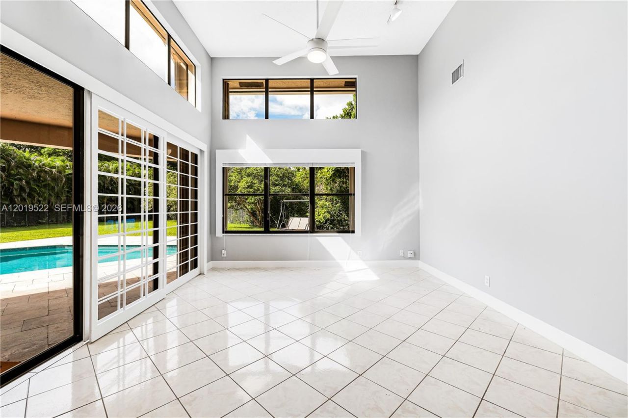 1256 S Manor Dr S , Weston, FL 33326 Photo