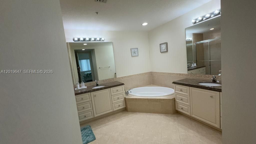 19 W Harbour Isle Dr W , Unit 103, Fort Pierce, FL 34949 Photo