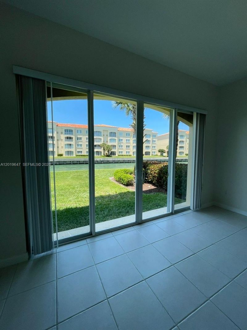 19 W Harbour Isle Dr W , Unit 103, Fort Pierce, FL 34949 Photo