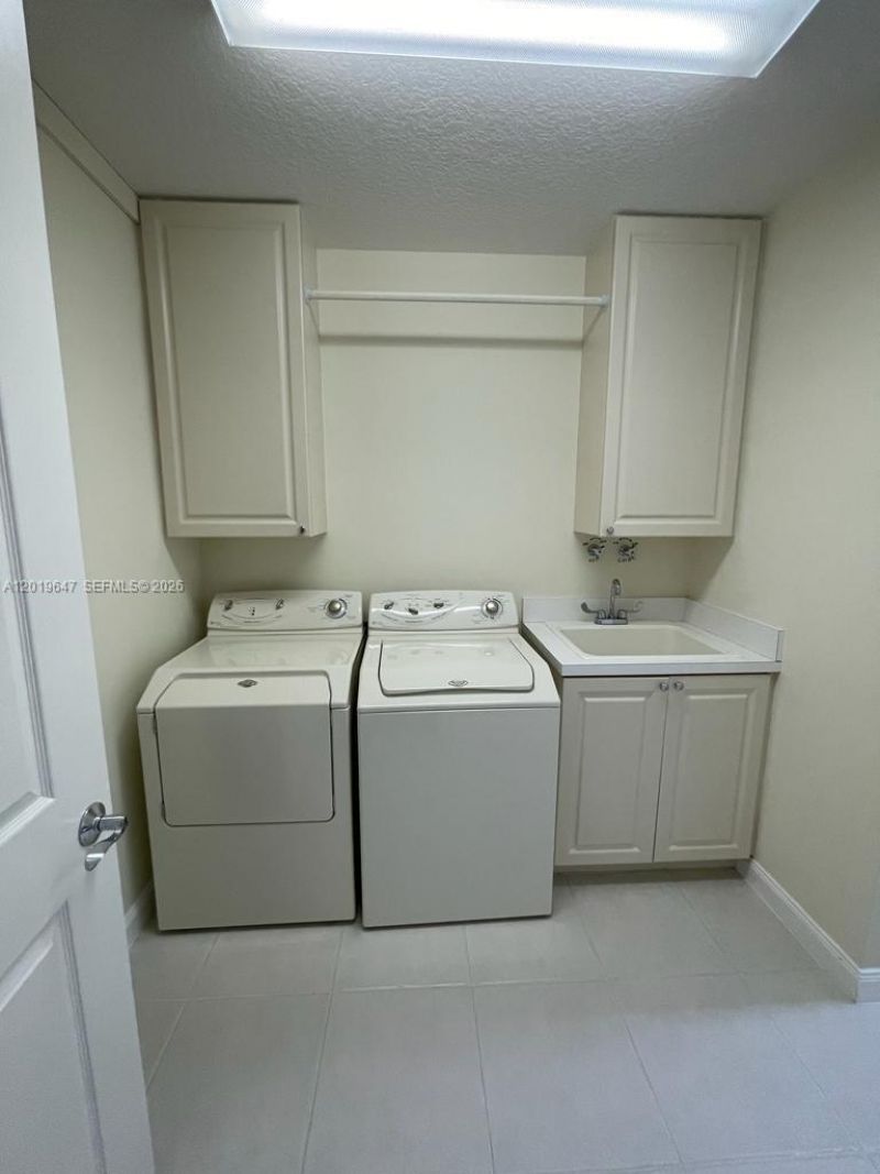 19 W Harbour Isle Dr W , Unit 103, Fort Pierce, FL 34949 Photo