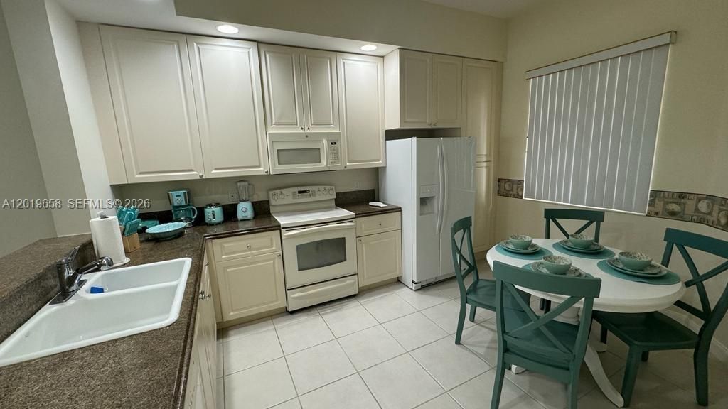 19 W Harbour Isle Dr W , Unit 201, Fort Pierce, FL 34949 Photo