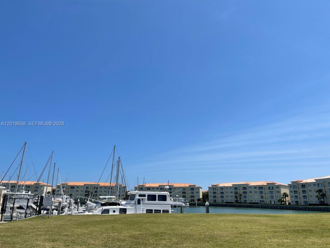 19 W Harbour Isle Dr W , Unit 201, Fort Pierce, FL 34949 Photo