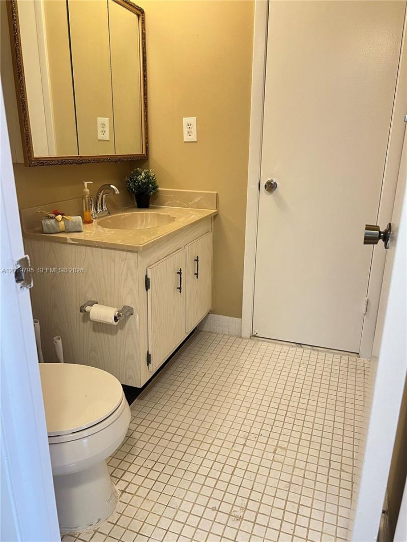 1100 Saint Charles Pl, Unit 620, Pembroke Pines, FL 33026 Photo