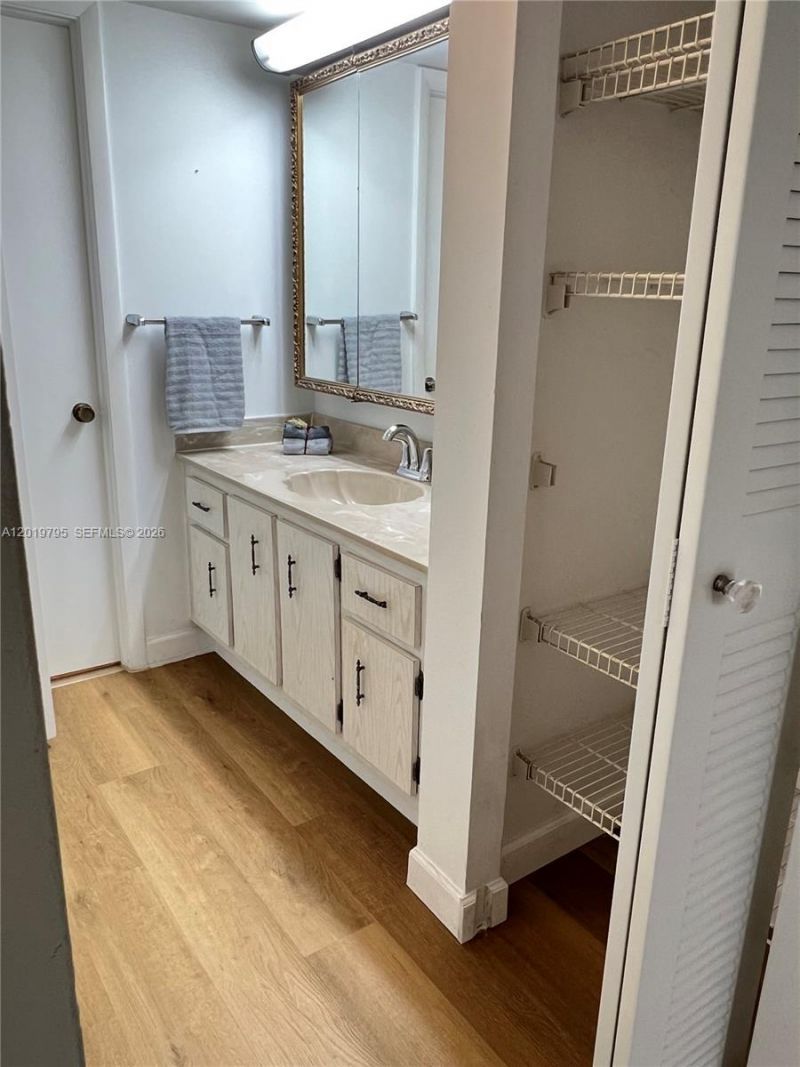 1100 Saint Charles Pl, Unit 620, Pembroke Pines, FL 33026 Photo