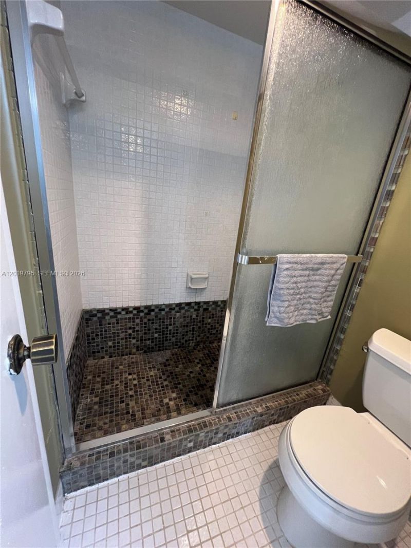 1100 Saint Charles Pl, Unit 620, Pembroke Pines, FL 33026 Photo