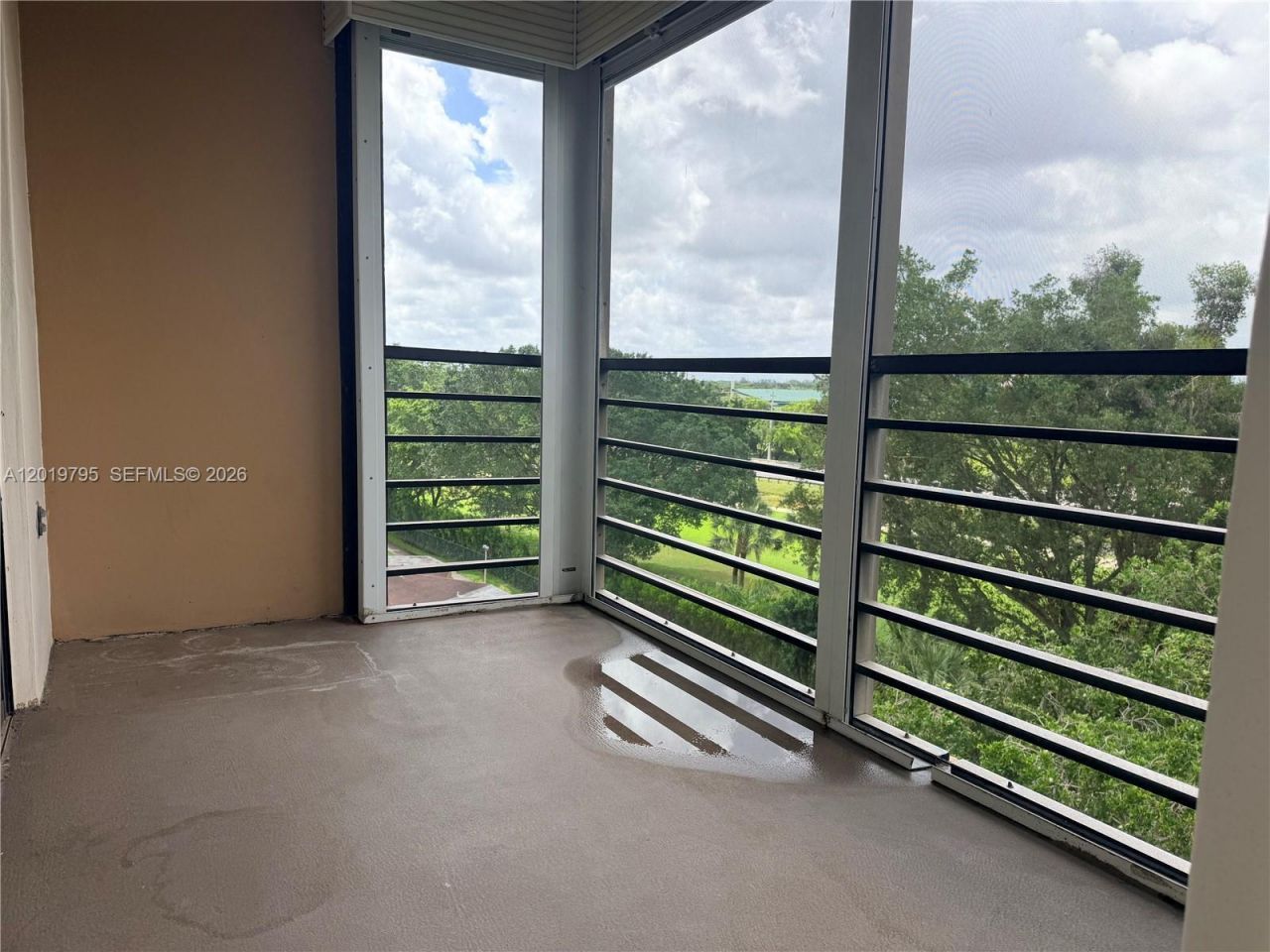 1100 Saint Charles Pl, Unit 620, Pembroke Pines, FL 33026 Photo