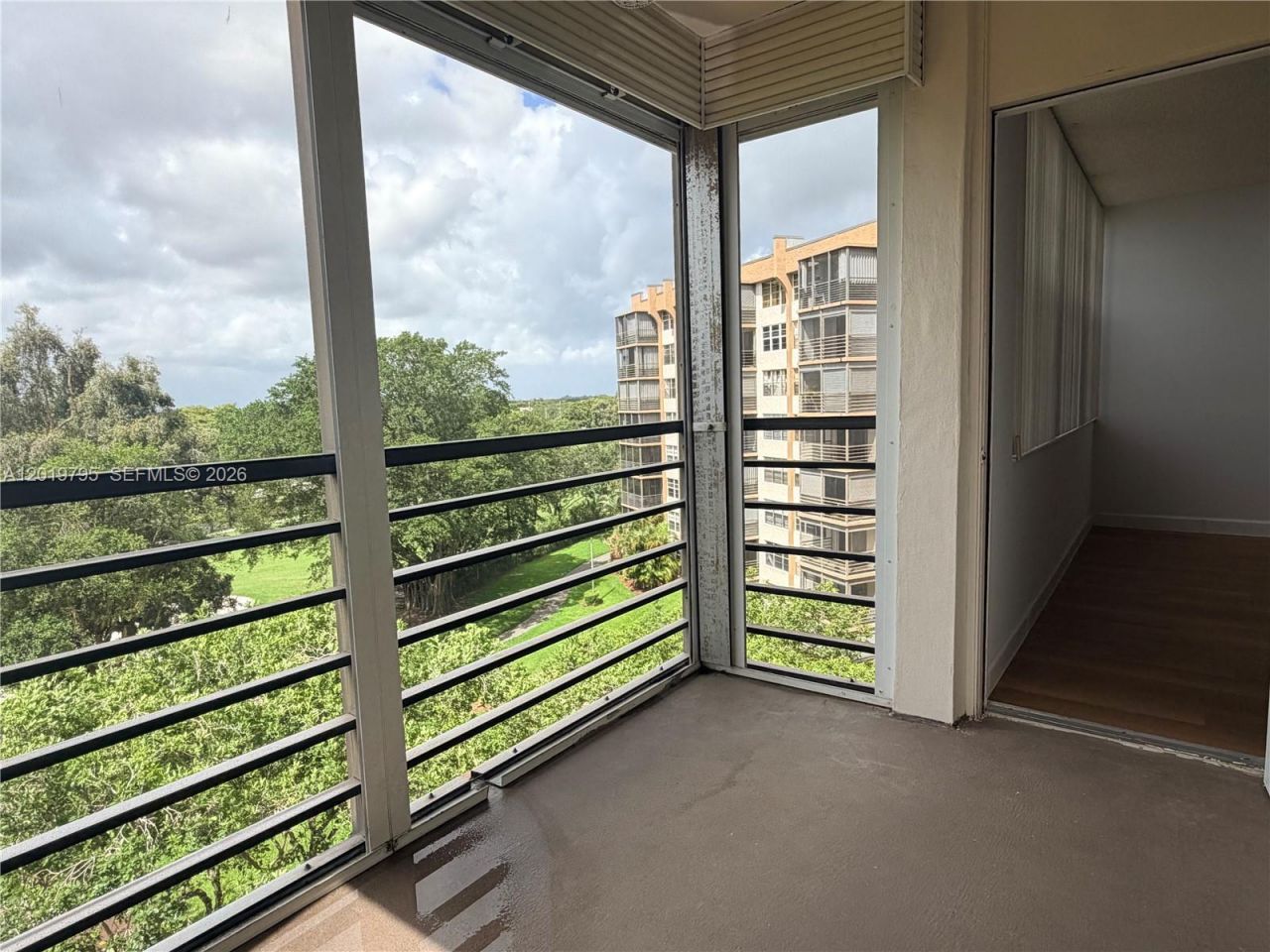 1100 Saint Charles Pl, Unit 620, Pembroke Pines, FL 33026 Photo