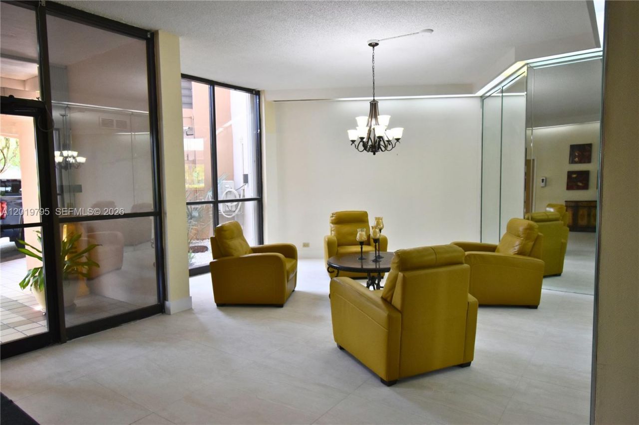 1100 Saint Charles Pl, Unit 620, Pembroke Pines, FL 33026 Photo