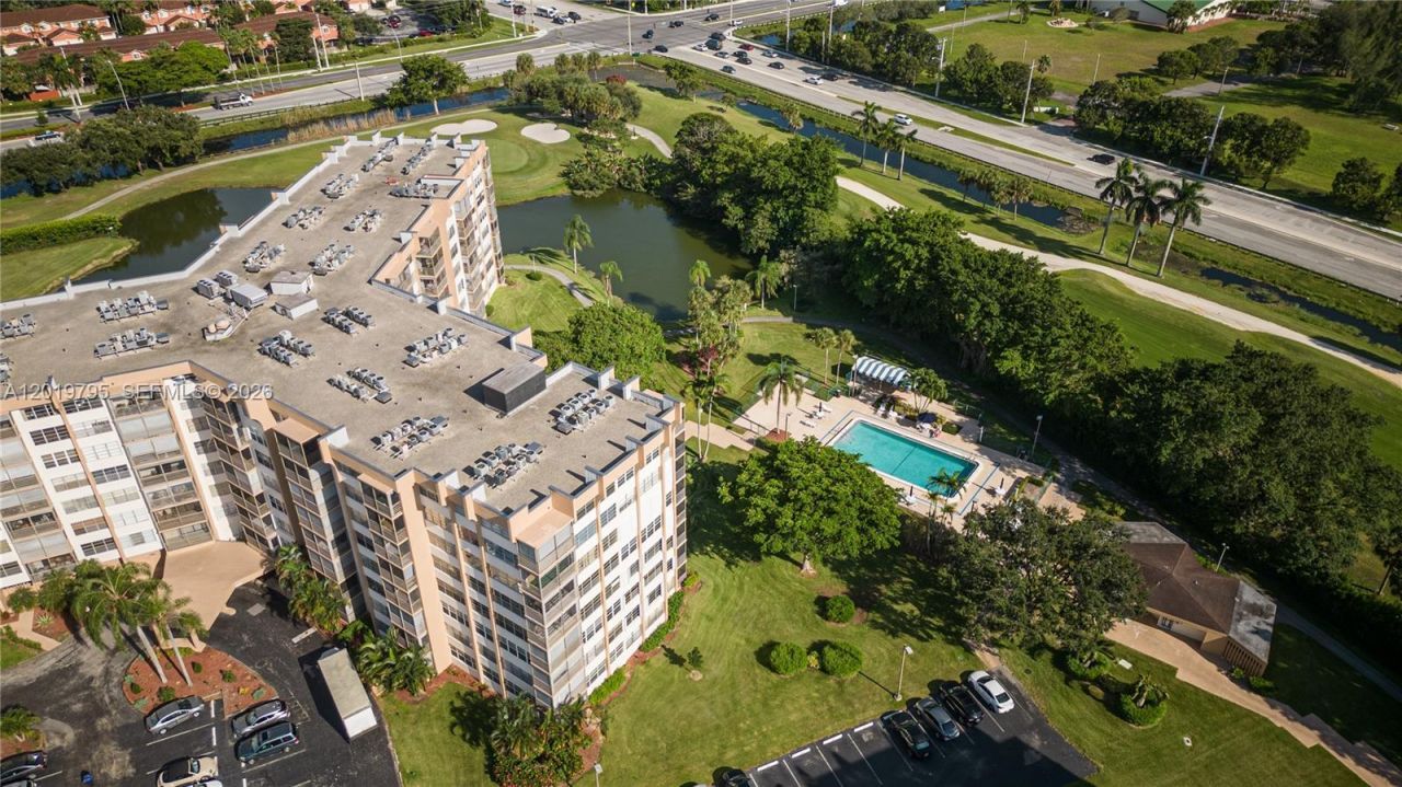 1100 Saint Charles Pl, Unit 620, Pembroke Pines, FL 33026 Photo