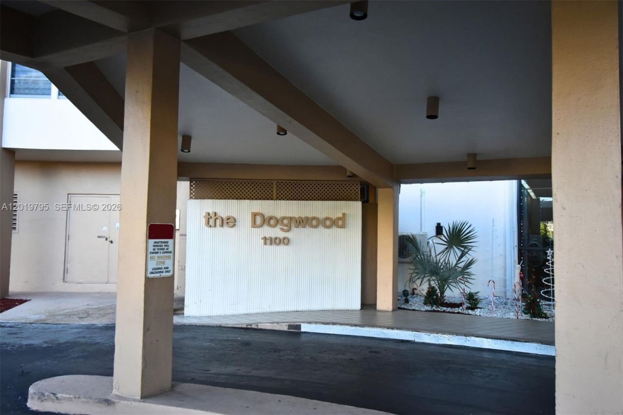 1100 Saint Charles Pl, Unit 620, Pembroke Pines, FL 33026 Photo