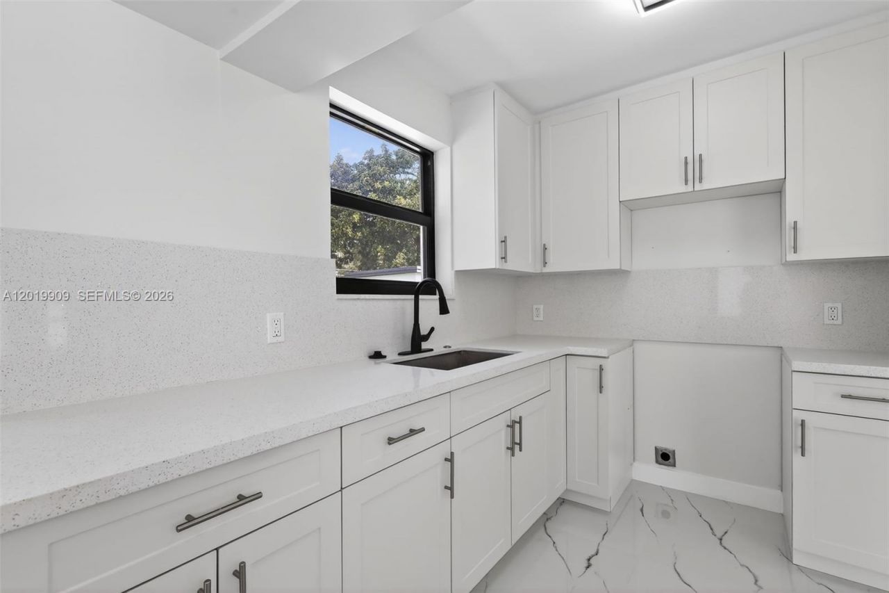 53 NW 68th St , Miami, FL 33150 Photo